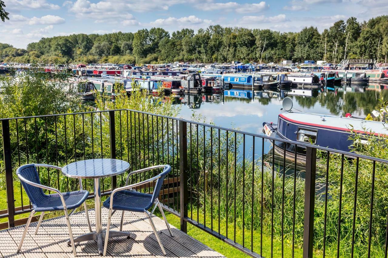 Roydon Marina Village Lodges Exterior foto